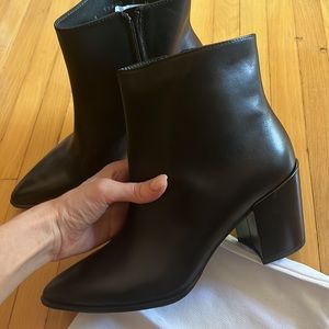 NWT Stuart Weitzman Black Ankle Boots Size 8